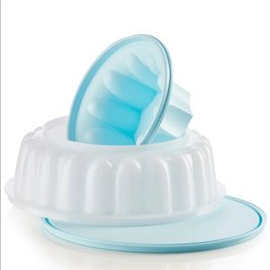 Brand new Tupperware vintage jel-ring mold